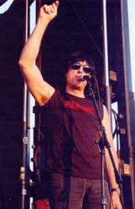 Marky Ramone (Marc Bell) with the Misfits on the 2001 VAN'S WARPED TOUR (photo credit: DARREN TRACY)